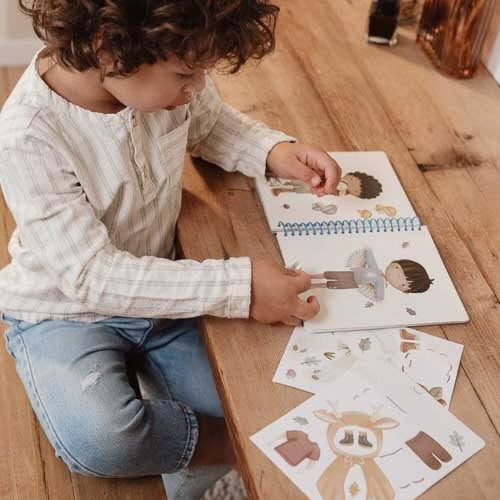 Little Dutch-Anzieh- und Stickerbuch - Forest Friends