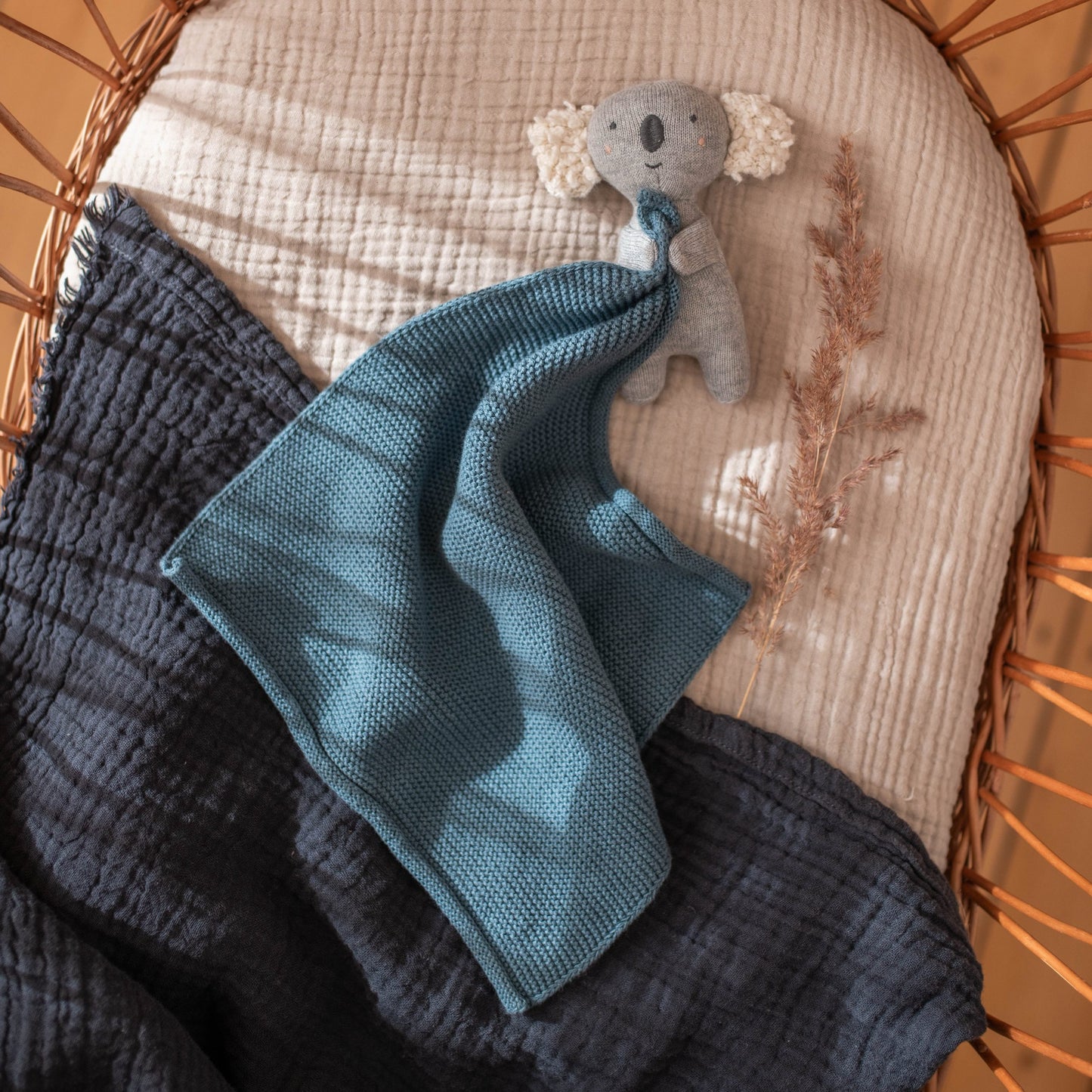 Ava & Yves - Kuscheltuch mit Koala groß, blau