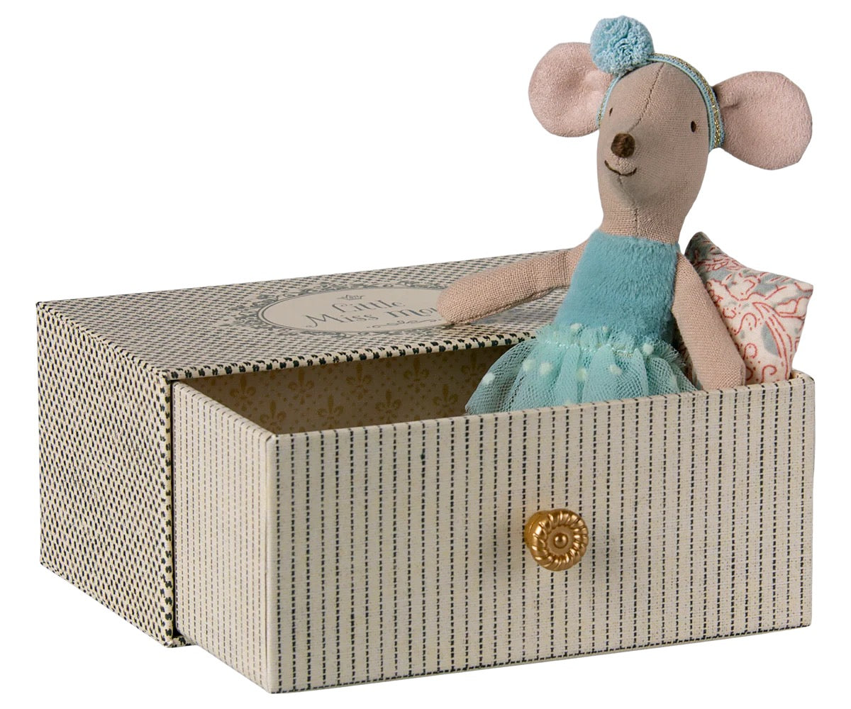 Tanzmaus im Tagesbett, Kleine Schwester