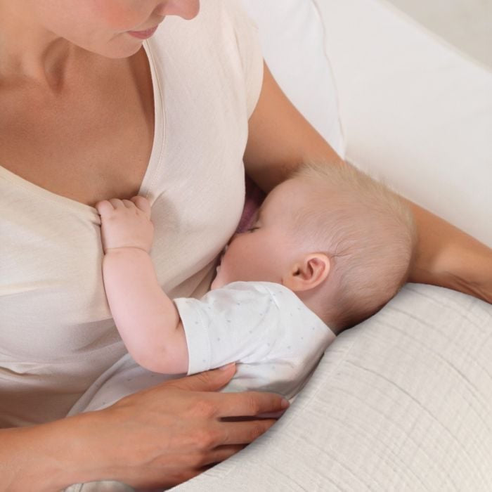 Der Musselinmond Kuschel- und Stillkissen | 192 Sandbeige