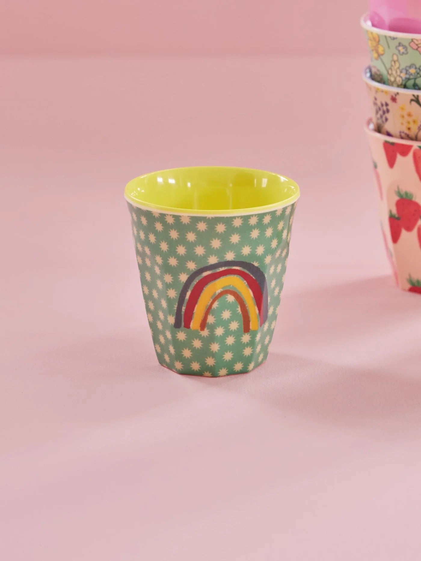 Mittelgroße Becher - Mehrfarbig - Rainbow and Stars Print