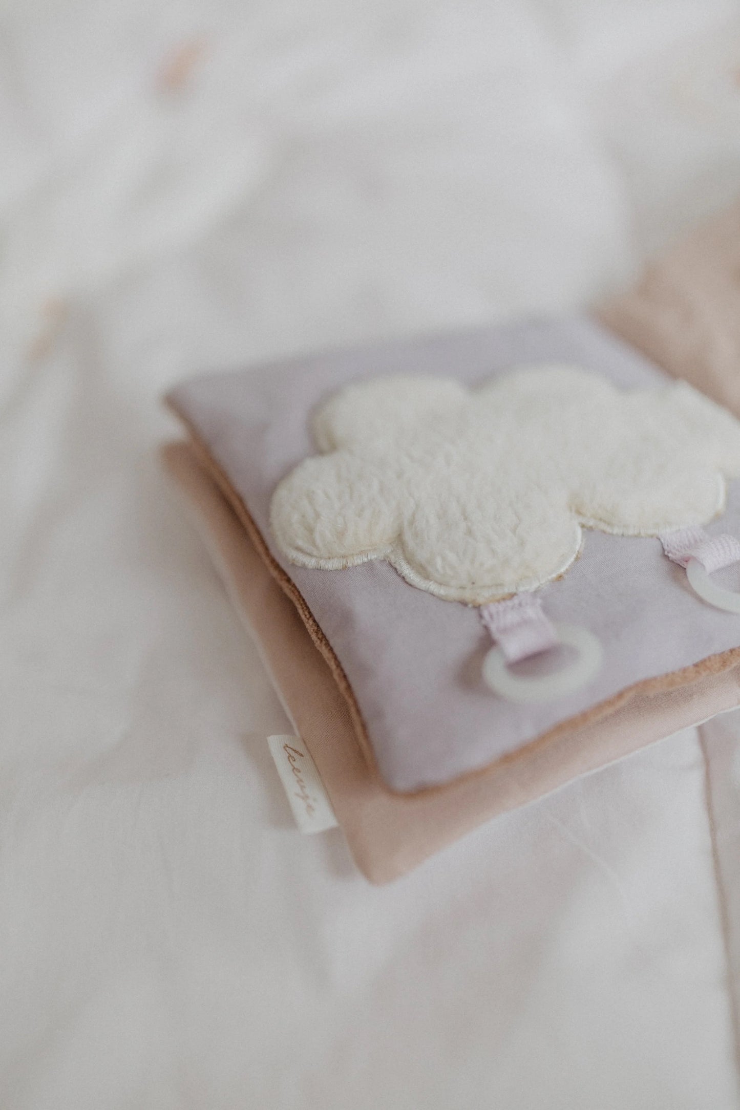 LEEVJE - KNISTERBUCH 'BUTTERFLY'