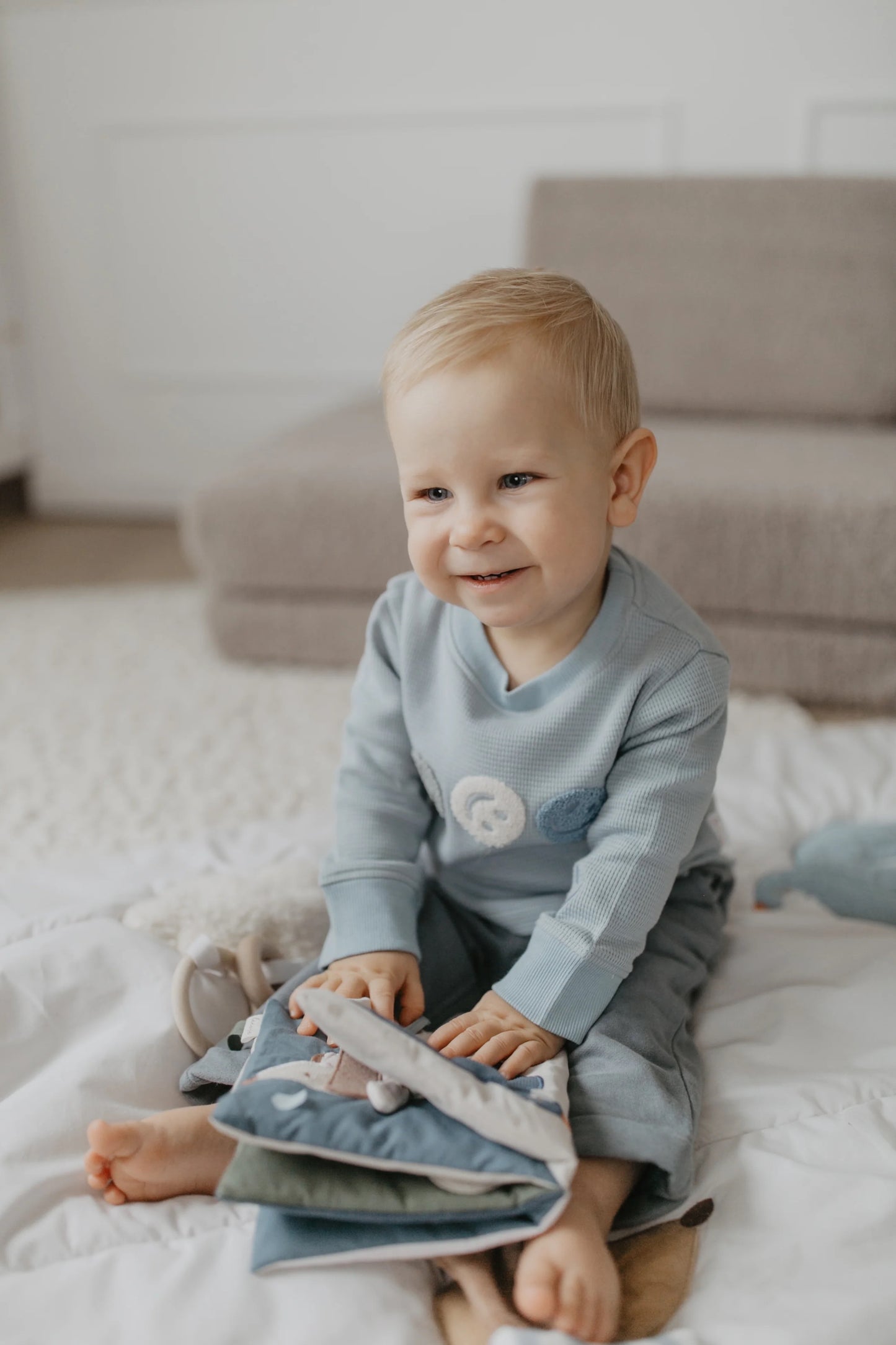 LEEVJE - KNISTERBUCH 'DOG'