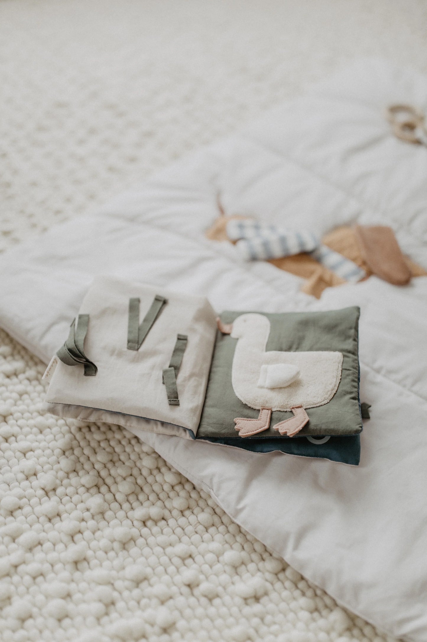 LEEVJE - KNISTERBUCH 'DOG'