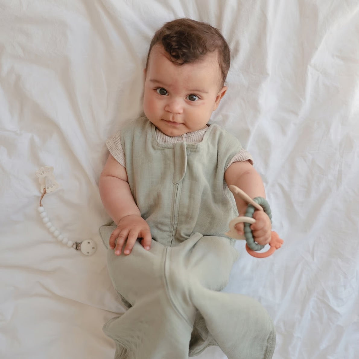 Mushie Beißring Dino grün