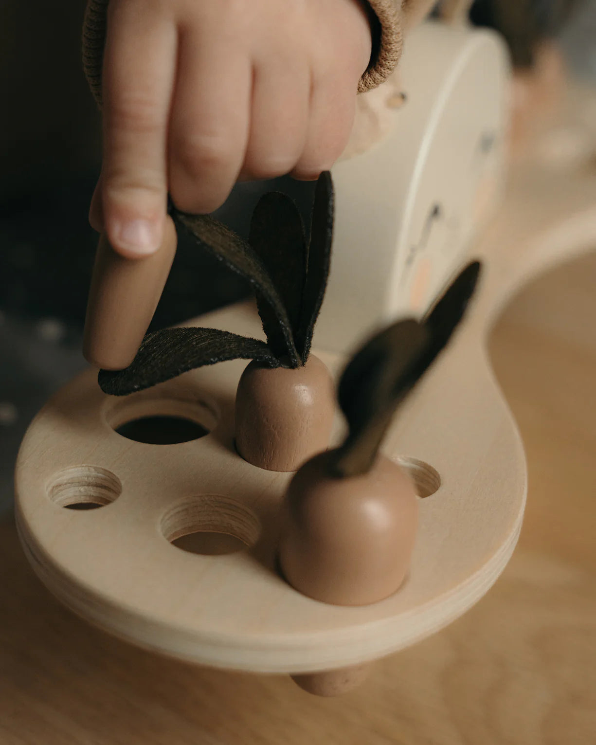 Mrs.Ertha Holzpuzzle „Hasenbalance“ – Holzpuzzle