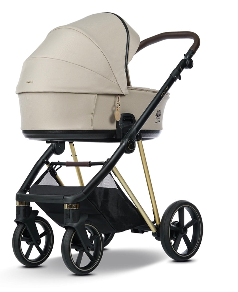 my junior® VIGO x Sarah Engels