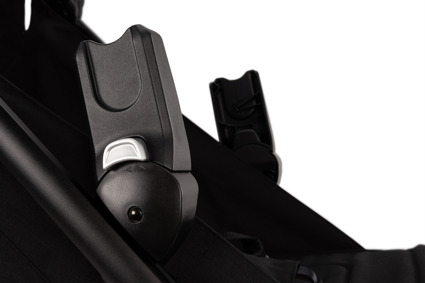 Nuna trvl™ series adapter