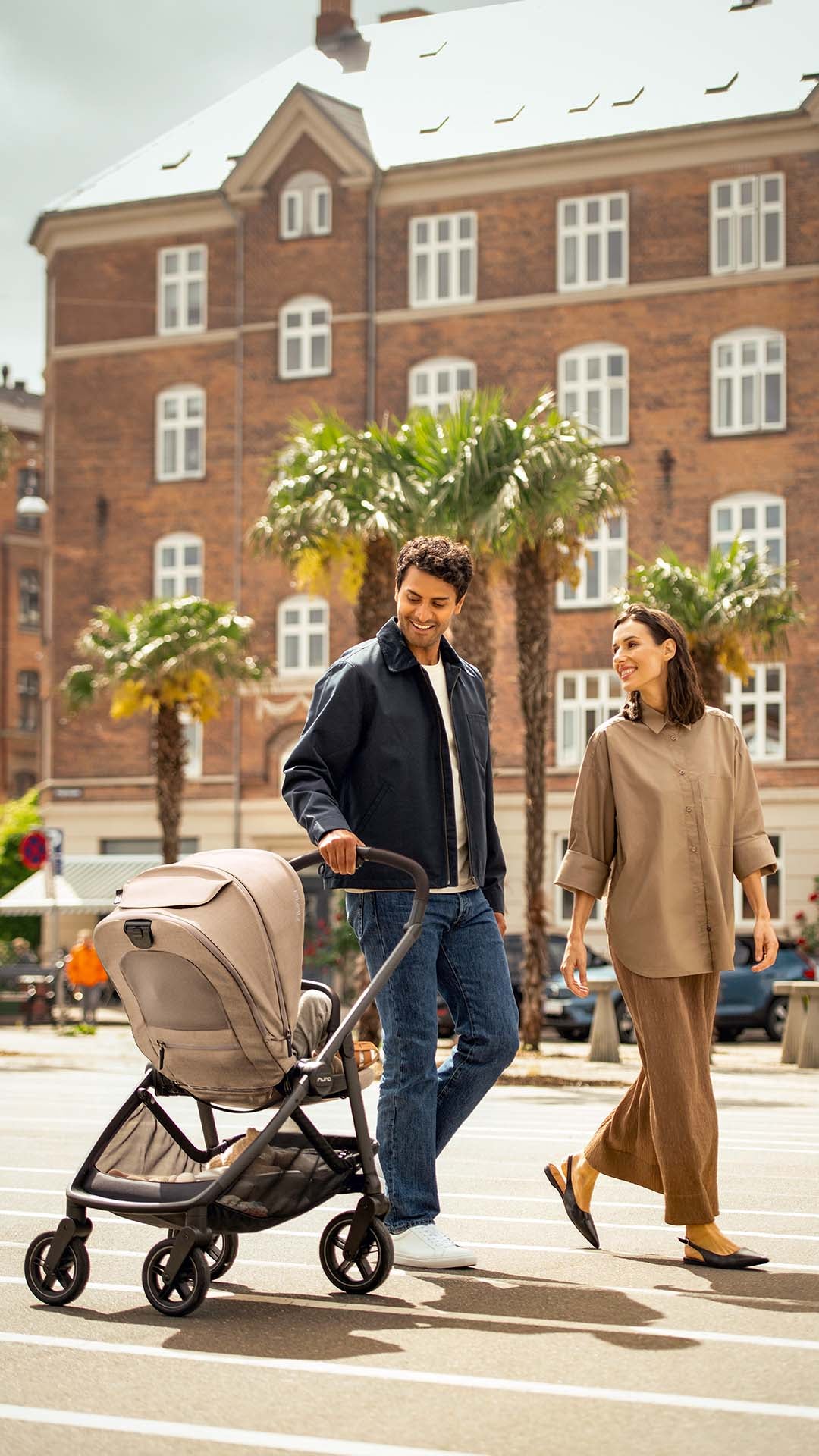 Nuna SWIV Kinderwagen ( 360° drehbaren Räder)