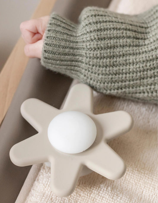 Nattou, Spinner Blume SILICONE, beige