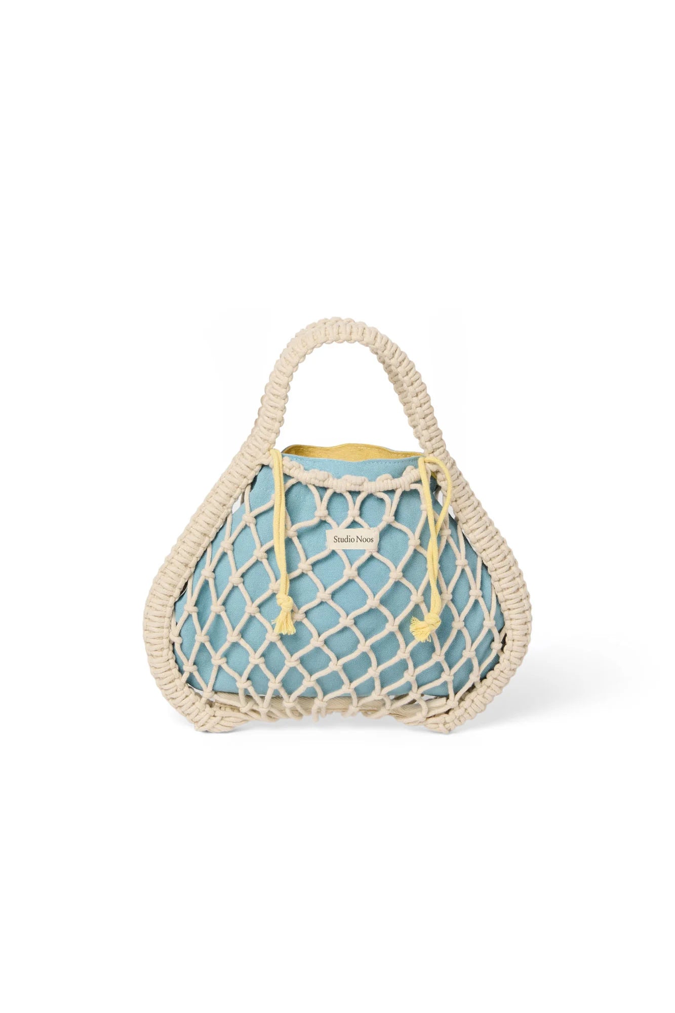 Studio Noos - Mini-Handtasche aus Makramee in Natur mit Wende-Inlay in Blau-Gelb