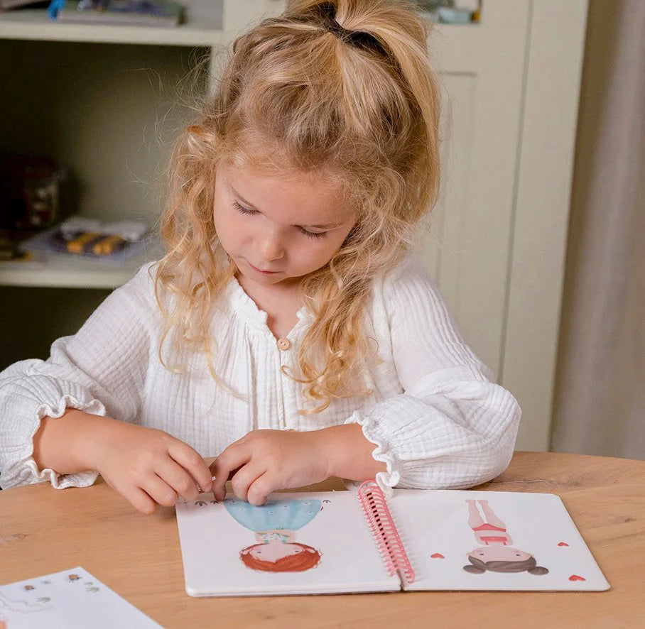Little Dutch - Anzieh- und Stickerbuch - Rosa & Friends