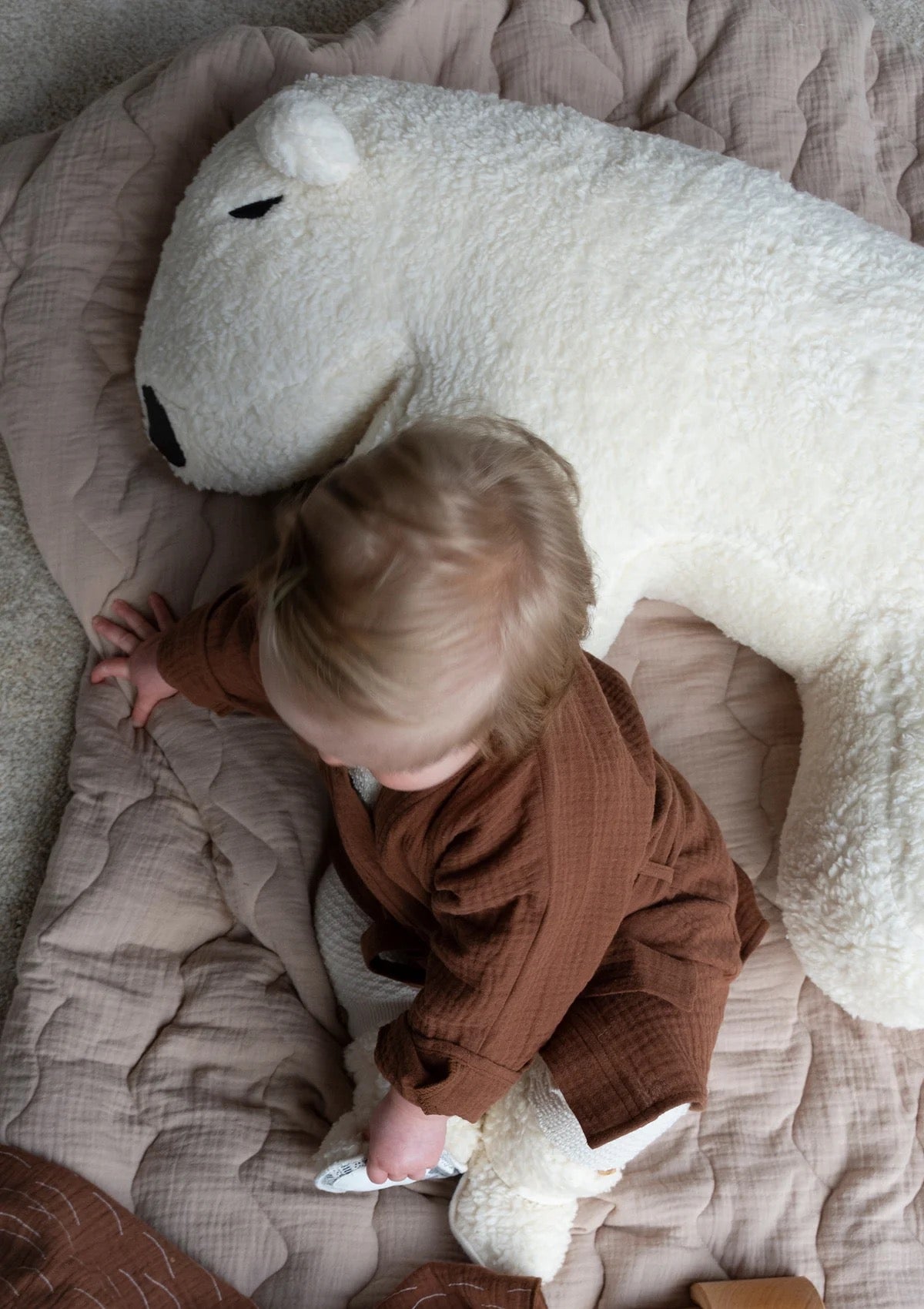 NANAMI Eisbär Stillkissen