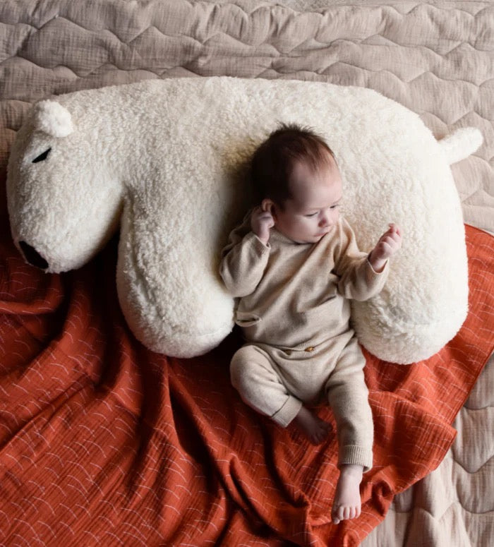 NANAMI Eisbär Stillkissen