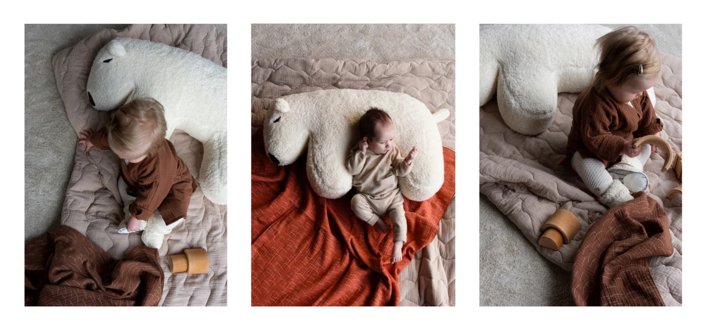 NANAMI Eisbär Stillkissen