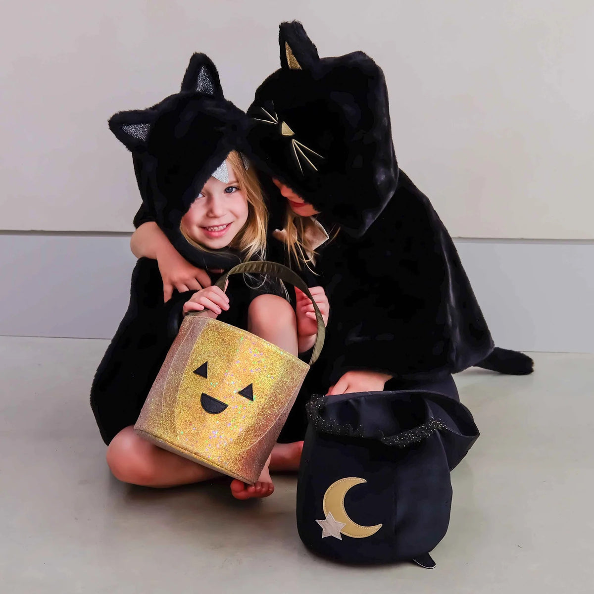 Mimi & Luna Glitzer-Kürbistasche für Halloween
