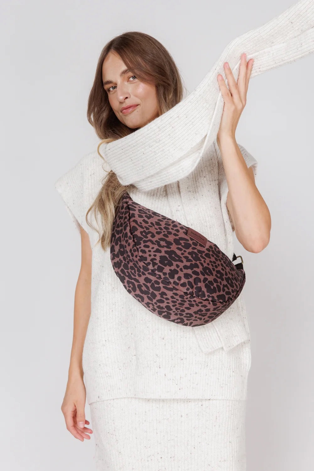 Studio Noos - Red Leopard Puffy-Gürteltasche