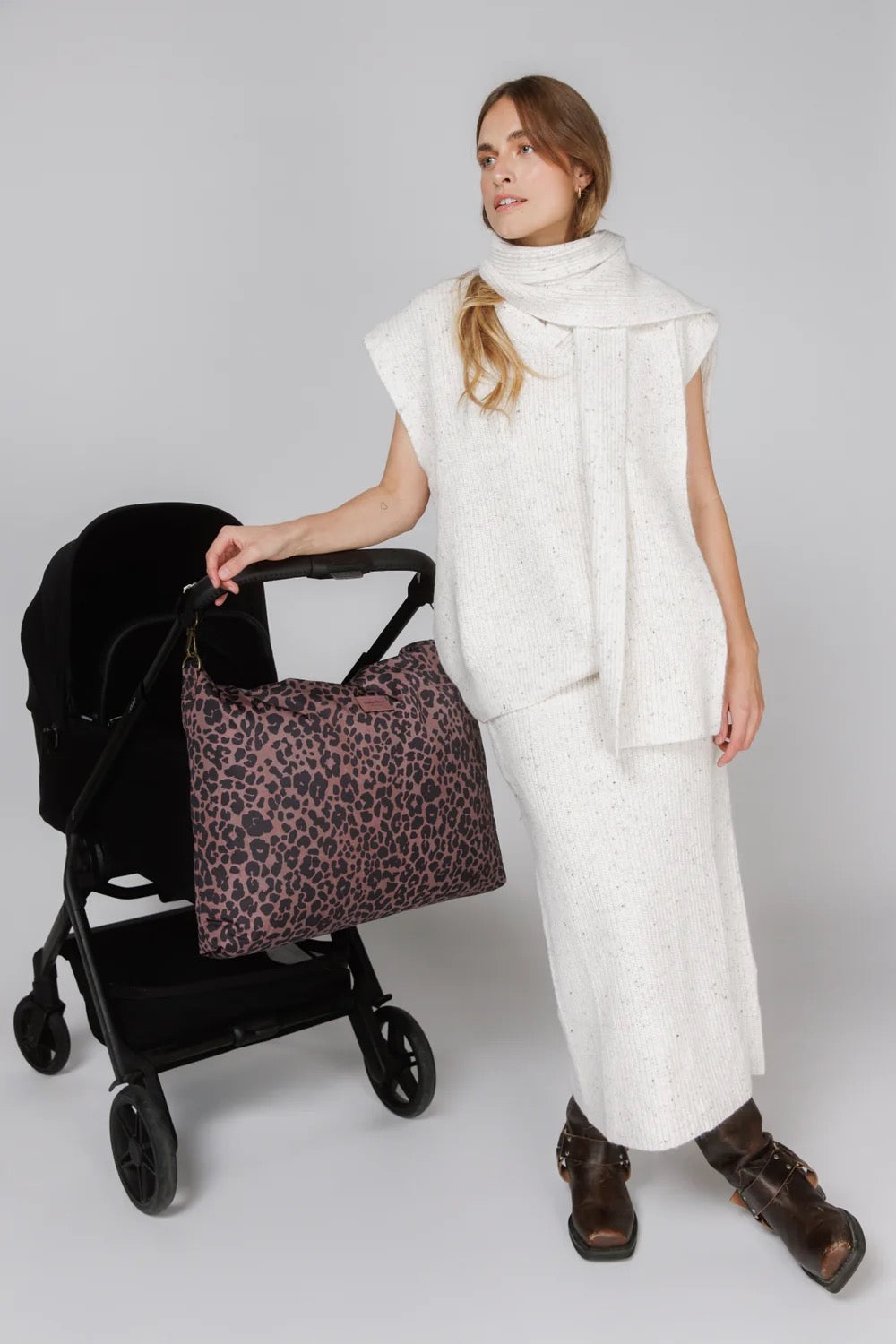 Studio Noos - Red Leopard Puffy-Wickeltasche