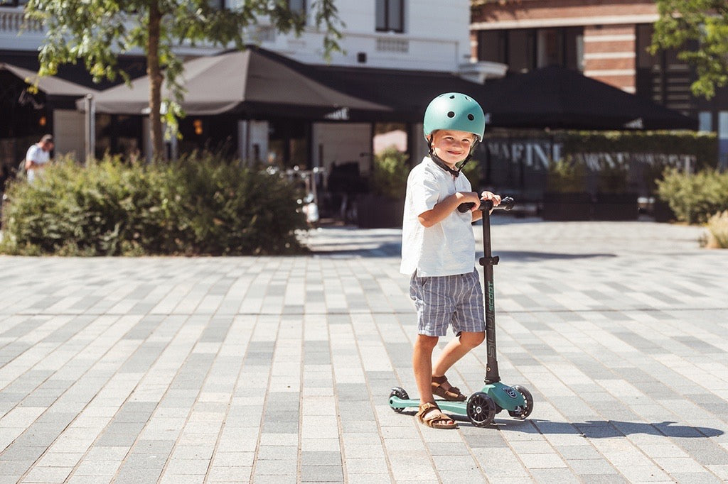 Scoot and Ride - Highwaykick 3 LED (Roller), forest, grün