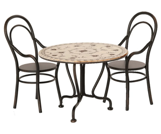 Maileg Tisch mit zwei Stühlen