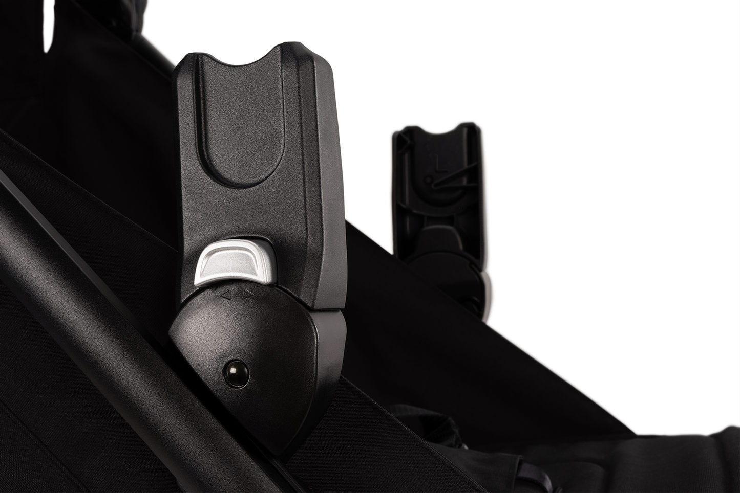 Nuna trvl™ series adapter